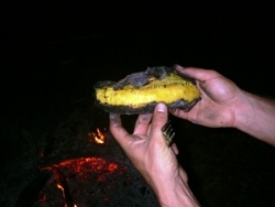 Banane cuite à la braise